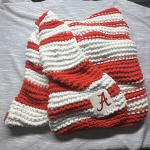 Alabama Crimson Tide 60” X 72” Cable-Knit Throw Blanket